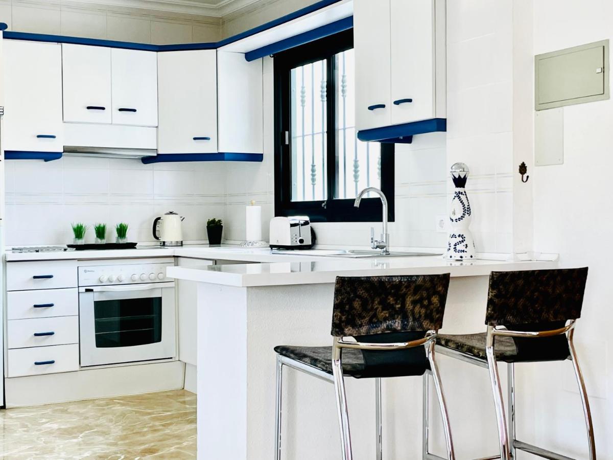 Riviera By The Beach 2 Bedroom Apartment Sitio de Calahonda エクステリア 写真