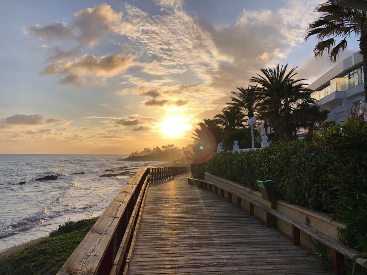 Riviera By The Beach 2 Bedroom Apartment Sitio de Calahonda エクステリア 写真