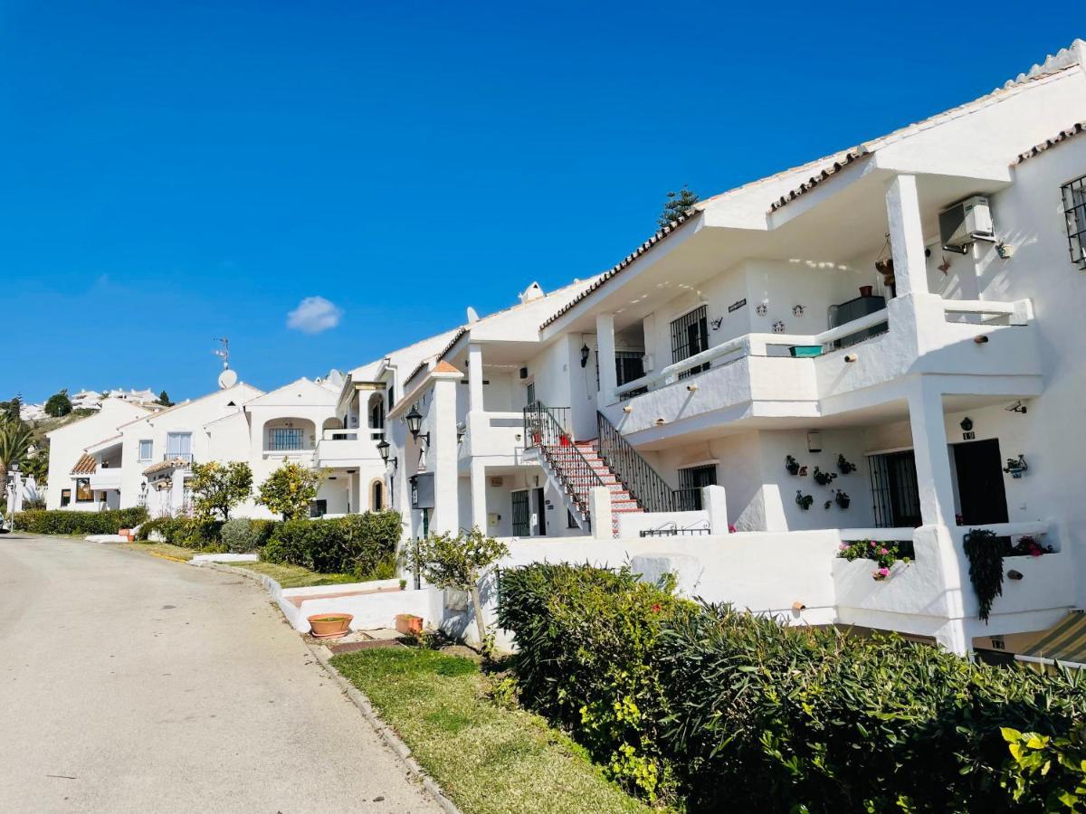 Riviera By The Beach 2 Bedroom Apartment Sitio de Calahonda エクステリア 写真