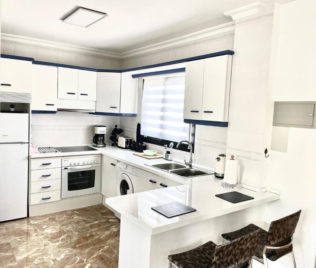 Riviera By The Beach 2 Bedroom Apartment Sitio de Calahonda エクステリア 写真