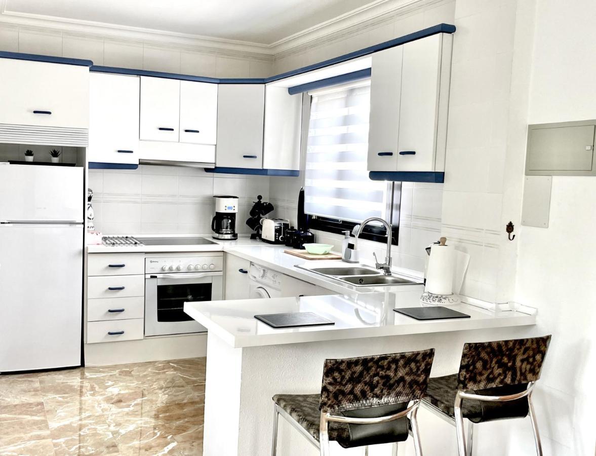 Riviera By The Beach 2 Bedroom Apartment Sitio de Calahonda エクステリア 写真