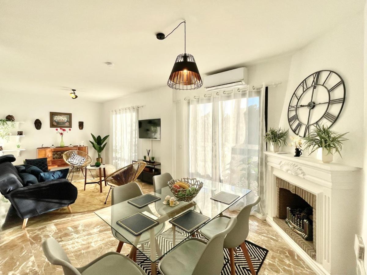 Riviera By The Beach 2 Bedroom Apartment Sitio de Calahonda エクステリア 写真
