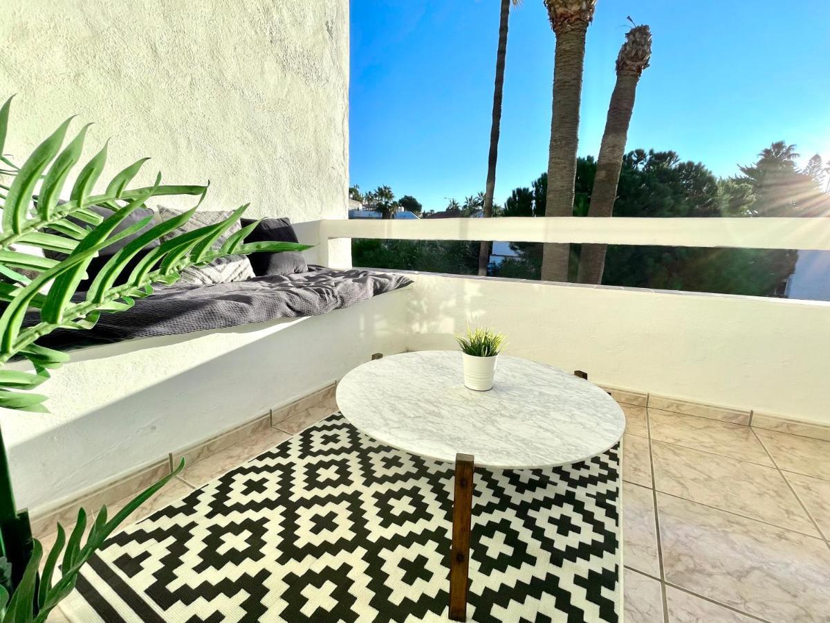 Riviera By The Beach 2 Bedroom Apartment Sitio de Calahonda エクステリア 写真