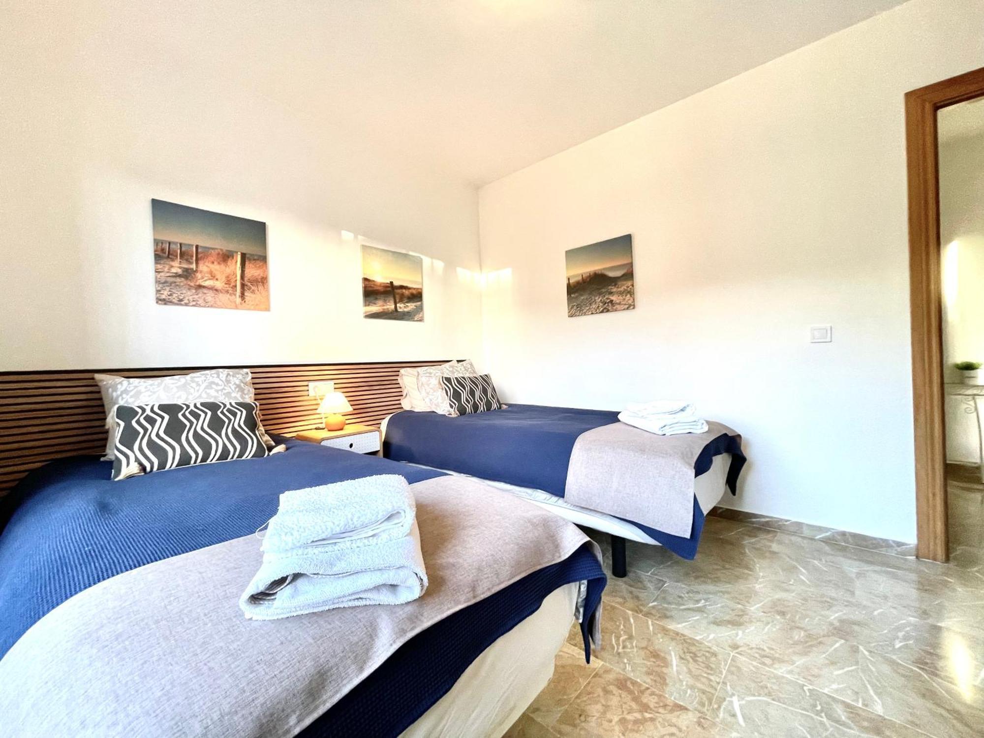 Riviera By The Beach 2 Bedroom Apartment Sitio de Calahonda エクステリア 写真